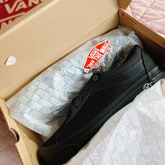 Vans! - Picture 5 of 5